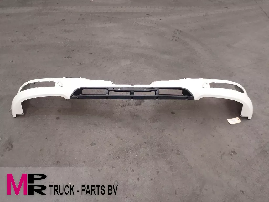 DAF Bumper met lampgaten - 1869588G - 1953385G Bumper met lampgaten - 1869588G - 1953385G diversen
