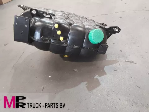DAF koelvloeistof tank mercedes - 9605015703 - 9605017 koelvloeistof tank mercedes - 9605015703 - 9605017903 diversen