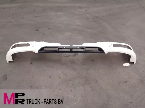 DAF Bumper met lampgaten - 1869588G - 1953385G Bumper met lampgaten - 1869588G - 1953385G diversen